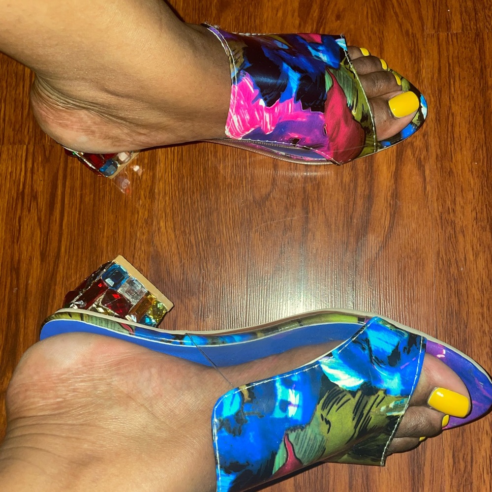 Heels - Picture 6 of 9